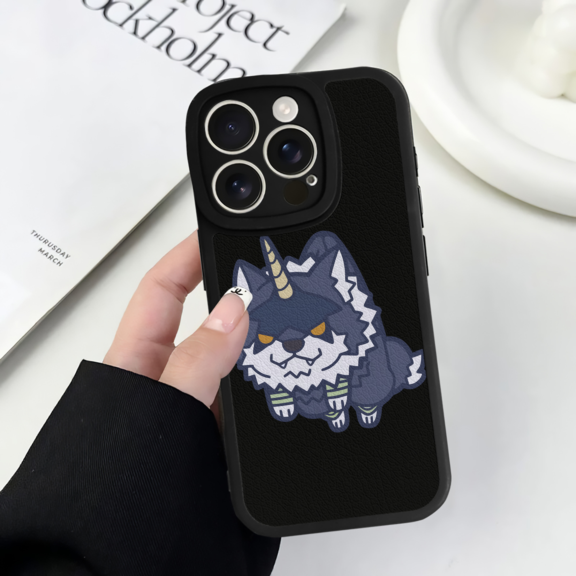 （画像用） 転スラ Regarding Reincarnated to Slime 【iPhone 16シリーズ対応】シリコンスマホケース（レザー調） 材質：シリコン